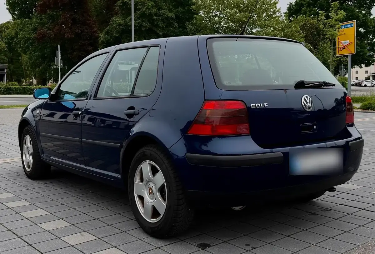 Gebraucht VW Golf IV 75 PS (55 kW) 2002 Blau Kleinwagen