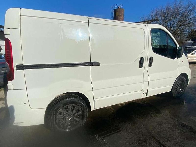 Używany Opel Vivaro 145 KM (106 kW) 2011 Srebrny Minivan