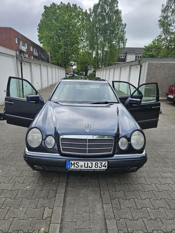 Gebraucht 1996 Mercedes E230 Avantgarde Limousine | 1.999 € (Fairer Preis) - Bild 1/4