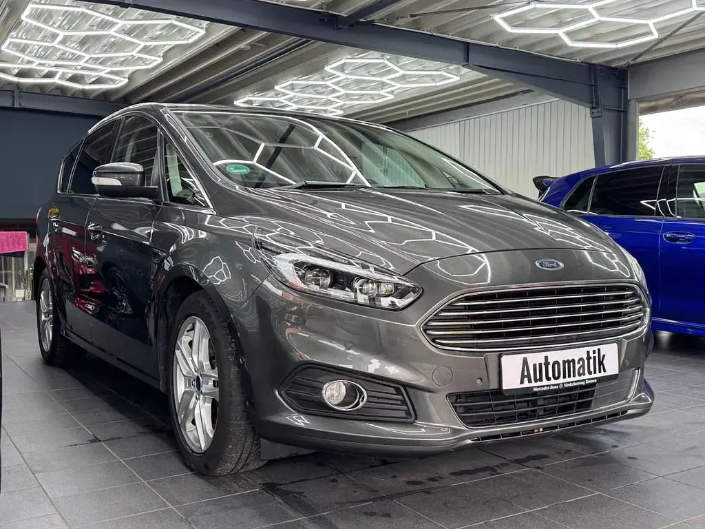 Gebraucht Ford S-MAX Titanium 179 PS (131 kW) 2016 Grau Van / Kleinbus