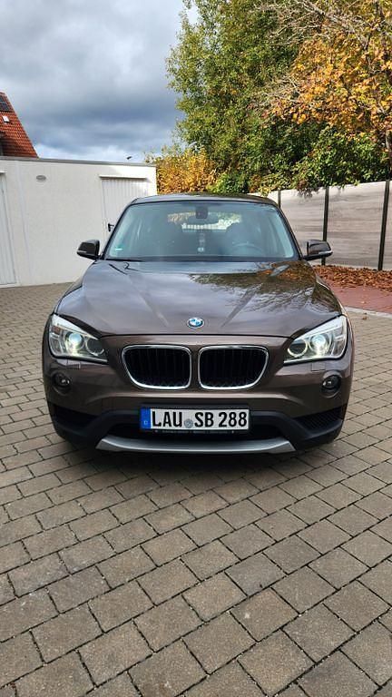 Braun Gebraucht 2012 BMW X1 SUV | 11.700 € (Fairer Preis) - Bild 1/4