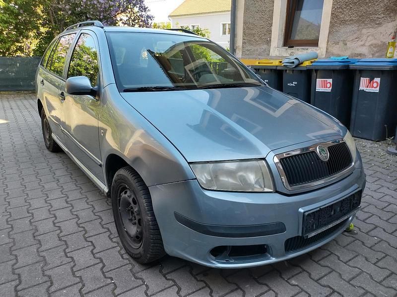 Silber Gebraucht 2006 Skoda Fabia Kombi | 250 € (Superpreis) - Bild 1/4