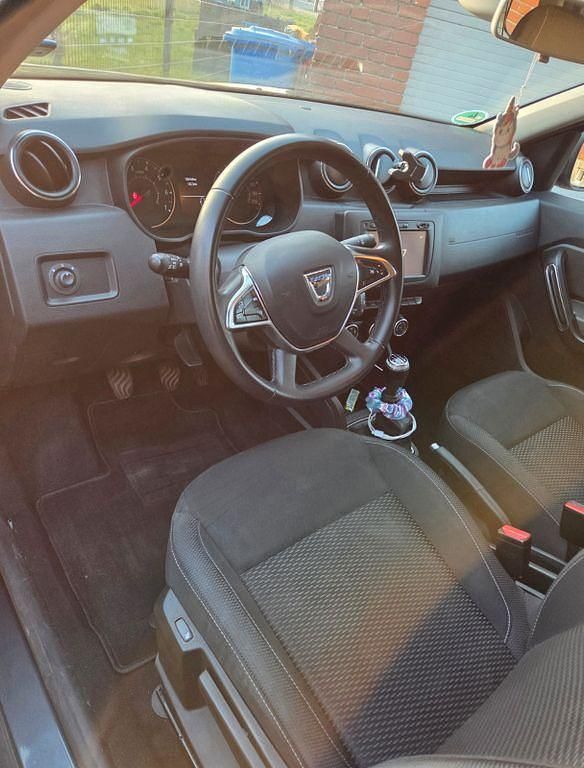 Gebraucht Dacia Duster Comfort 114 PS (83 kW) 2018 Grau SUV
