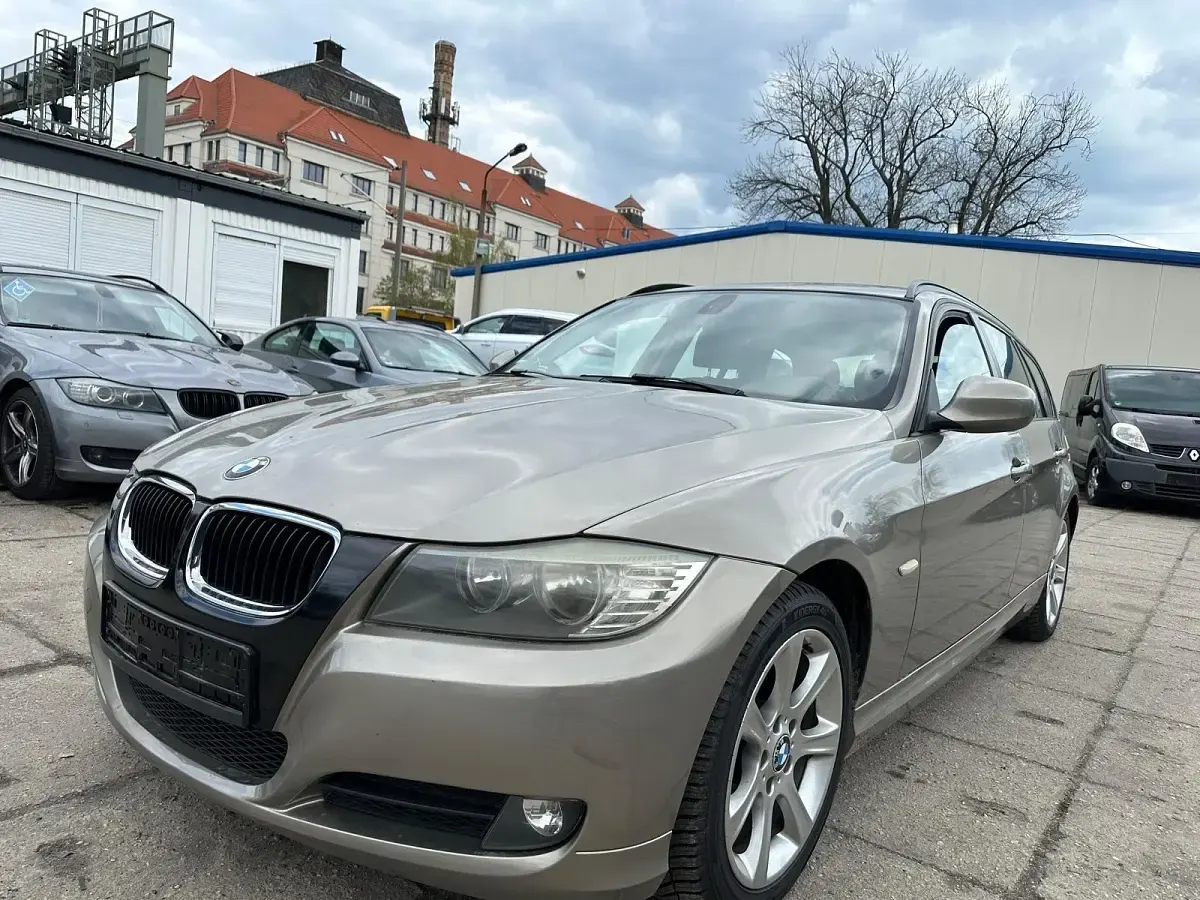 Gebraucht BMW 318 143 PS (105 kW) 2011 Beige Kombi