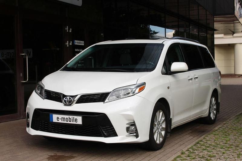 Weiß Gebraucht 2015 Toyota Sienna XLE Van / Kleinbus | 18.800 € - Bild 1/4