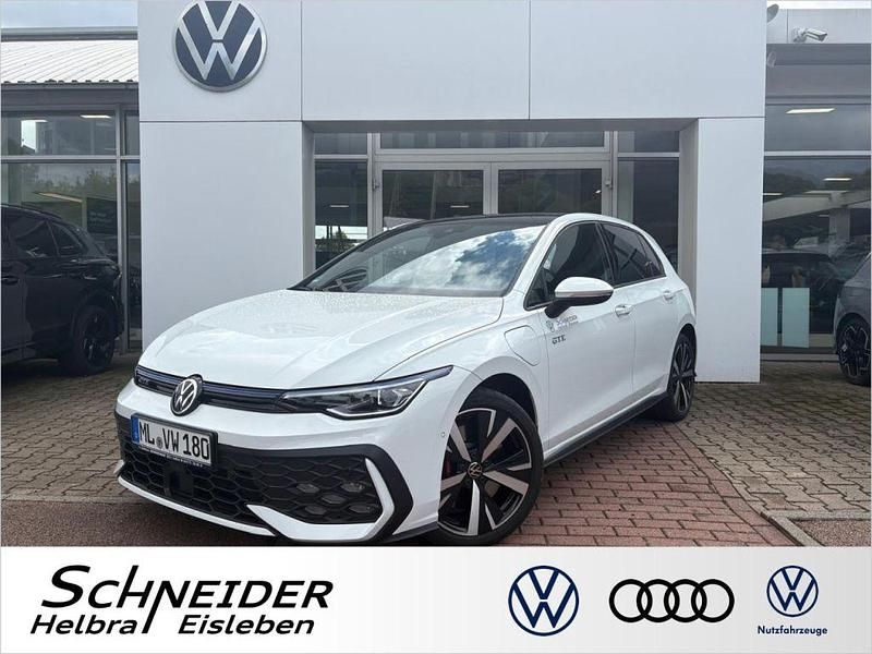 Pure white Gebraucht 2024 VW Golf VIII GTE Limousine | 44.990 € - Bild 1/4