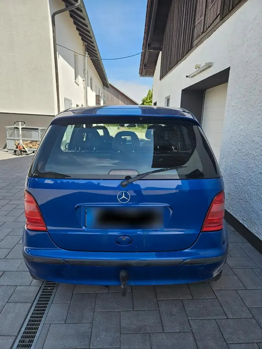 Gebraucht Mercedes A160 Avantgarde 102 PS (75 kW) 2000 Blau Kleinwagen