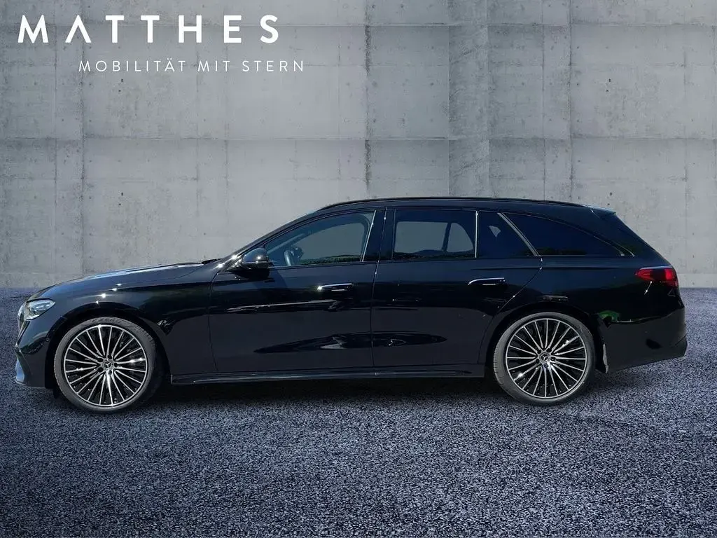 Gebraucht Mercedes E220 AMG 197 PS (144 kW) 2024 Schwarz Kombi