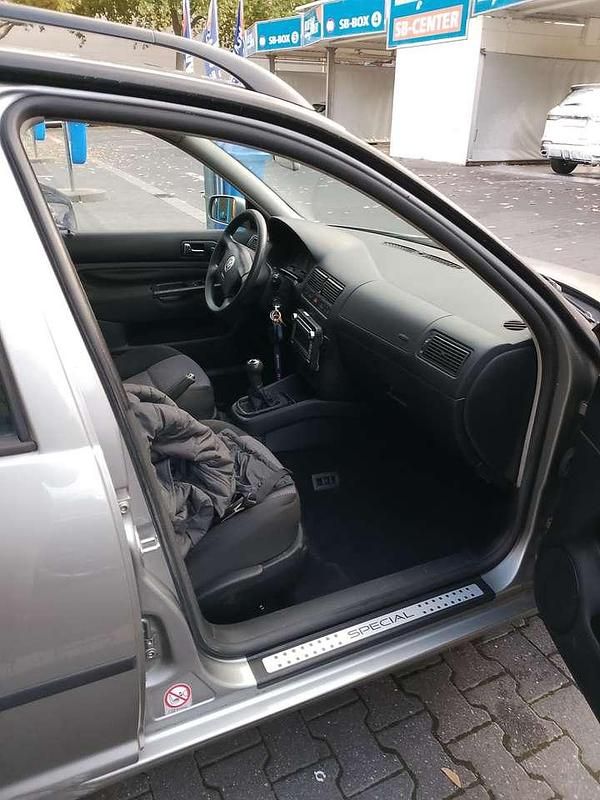 Gebraucht VW Golf IV Trendline 101 PS (74 kW) 2002 Grün Kombi