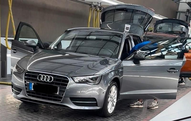 Gebraucht Audi A3 Ambition 150 PS (110 kW) 2015 Grau Limousine