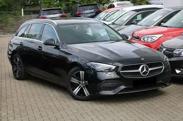 Gebraucht Mercedes C200 184 PS (135 kW) 2023 Ung. schwarz Kombi