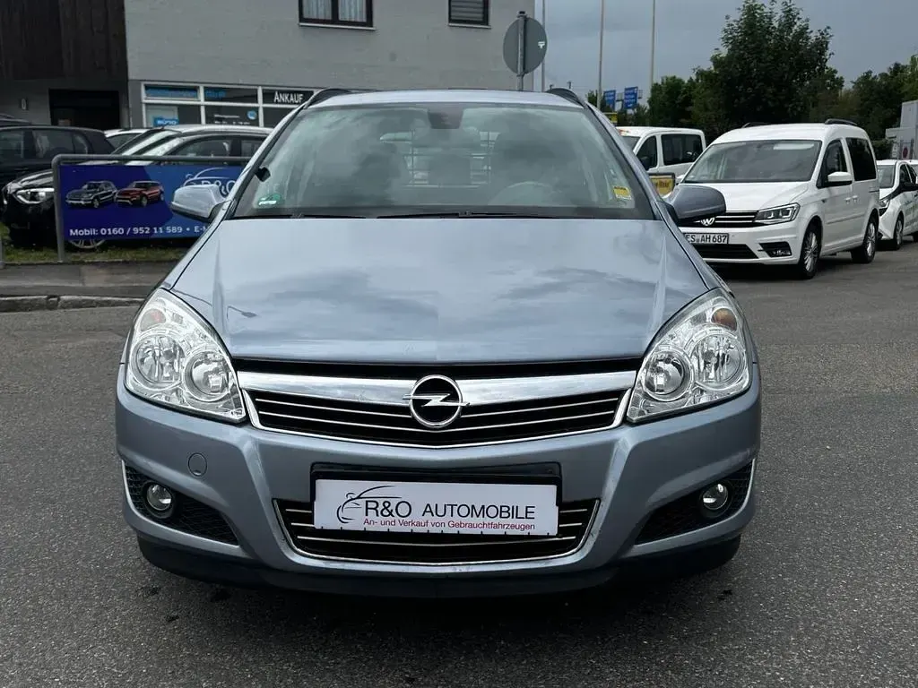 Gebraucht Opel Astra Edition 116 PS (85 kW) 2008 Silber Limousine