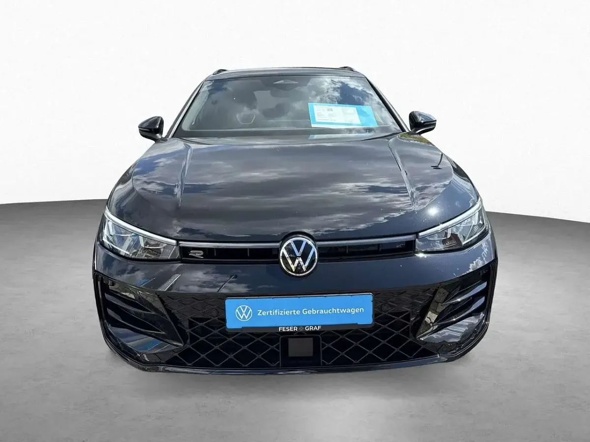 Gebraucht VW Passat R-line 150 PS (110 kW) 2025 Grenadillschwarz metallic Kombi