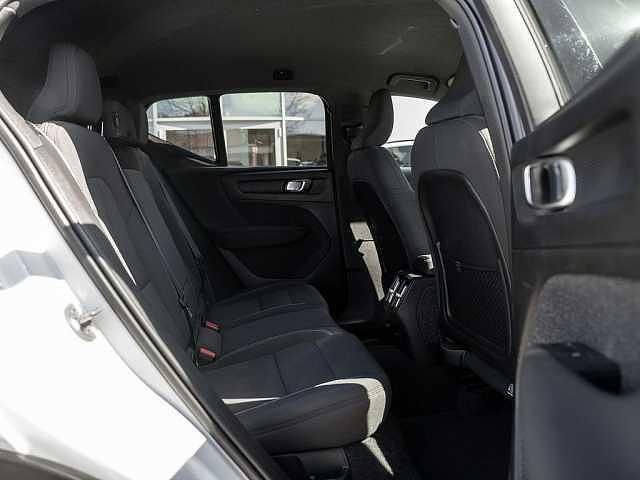 Gebraucht Volvo XC40 Core 169 kW (231 PS) 2023 Crystal weiss SUV