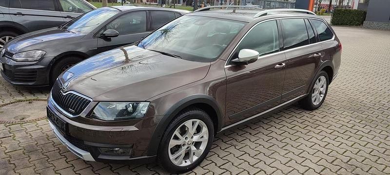 Braun Gebraucht 2015 Skoda Octavia Scout 4x4 Kombi | 14.880 € (Etwas zu teuer) - Bild 1/4