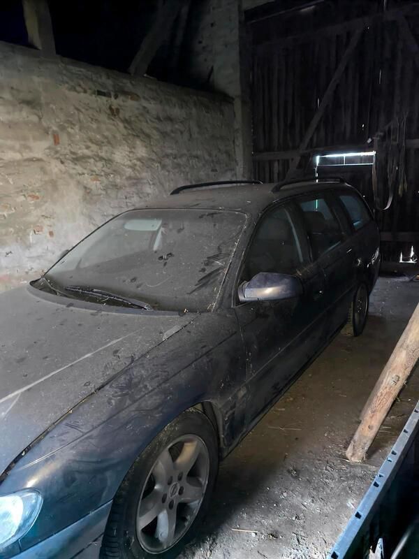 Grau Gebraucht 2000 Opel Omega Kombi | 600 € (Superpreis) - Bild 1/4
