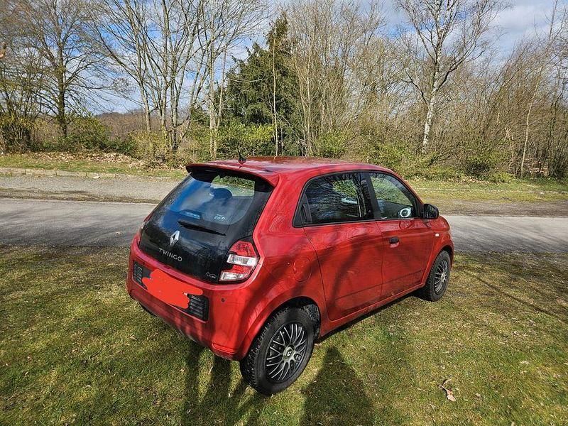 Gebraucht Renault Twingo Life 69 PS (50 kW) 2018 Rot Kleinwagen