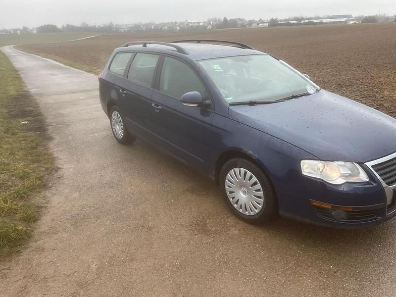 Gebraucht VW Passat 140 PS (102 kW) 2006 Blau Kombi