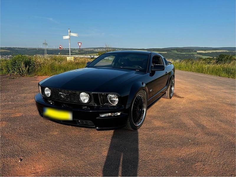 Gebraucht Ford Mustang GT 305 PS (224 kW) 2007 Schwarz Coupé