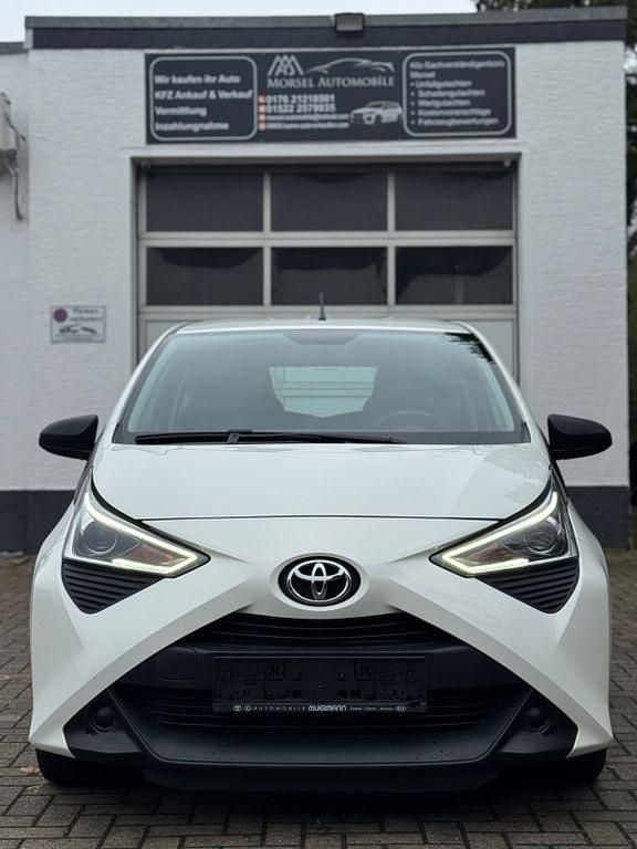 Gebraucht Toyota Aygo 72 PS (52 kW) 2018 Weiß Kleinwagen