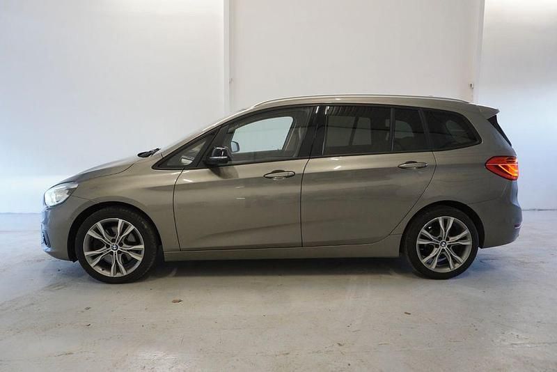Gebraucht BMW 220 Gran Tourer Sport Line 190 PS (139 kW) 2017 Silber Van / Kleinbus