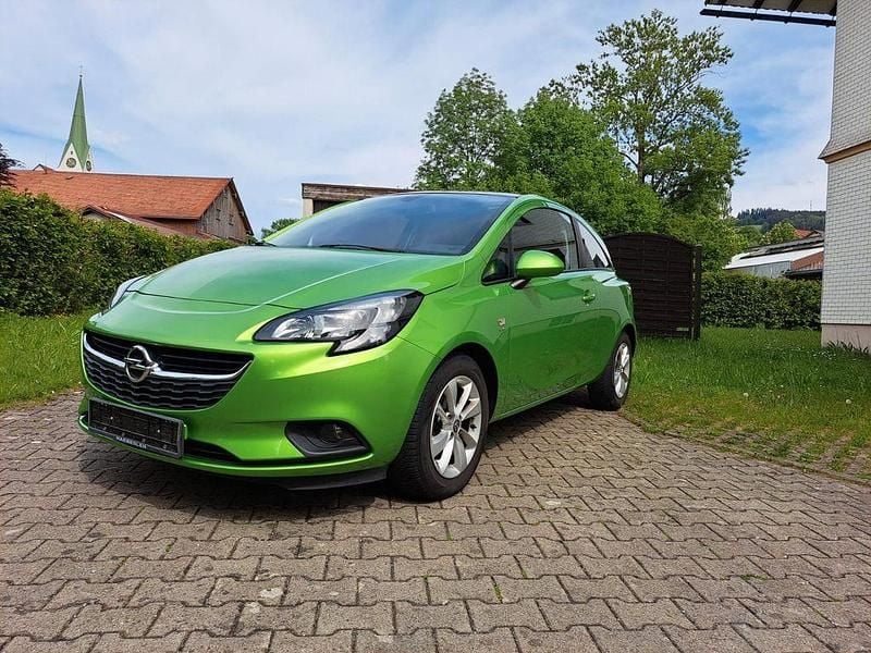 Grün Gebraucht 2016 Opel Corsa Edition Kleinwagen | 6.500 € (Guter Preis) - Bild 1/4