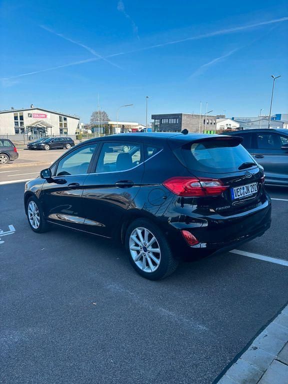 Gebraucht Ford Fiesta Titanium 101 PS (74 kW) 2018 Schwarz Kleinwagen