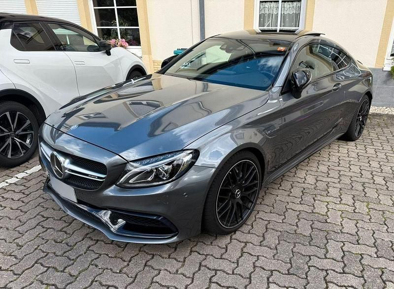 Grau Gebraucht 2017 Mercedes C63 AMG AMG Coupé | 41.900 € (Fairer Preis) - Bild 1/4