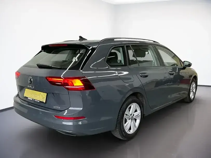 Gebraucht VW Golf VIII Life 150 PS (110 kW) 2025 Delfingrau Kombi