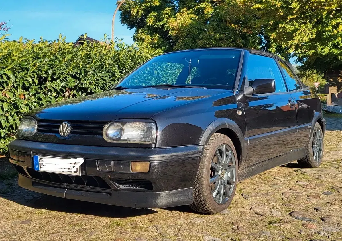 Gebraucht VW Golf Cabriolet 101 PS (74 kW) 1998 Schwarz Cabrio