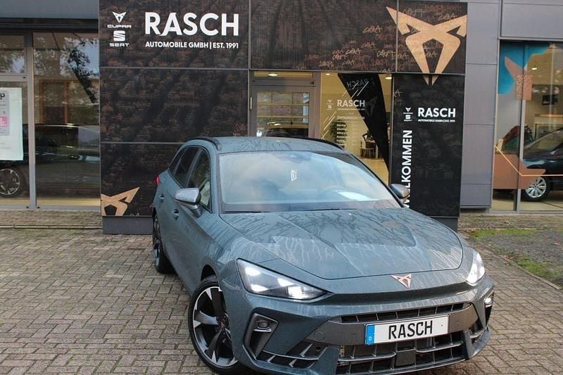 Neu Cupra Leon 150 PS (110 kW) 2025 Blau Limousine