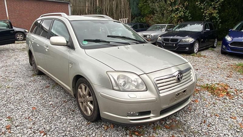 Gold Gebraucht 2006 Toyota Avensis Kombi | 1.200 € (Guter Preis) - Bild 1/4
