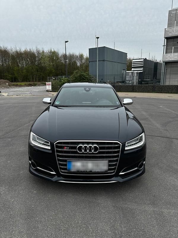 Gebraucht Audi S8 520 PS (382 kW) 2015 Blau Limousine