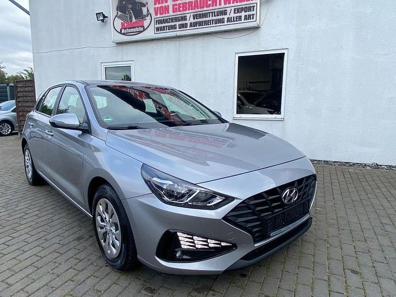 Silber Gebraucht 2021 Hyundai i30 Select Limousine | 8.900 € (Fairer Preis) - Bild 1/4