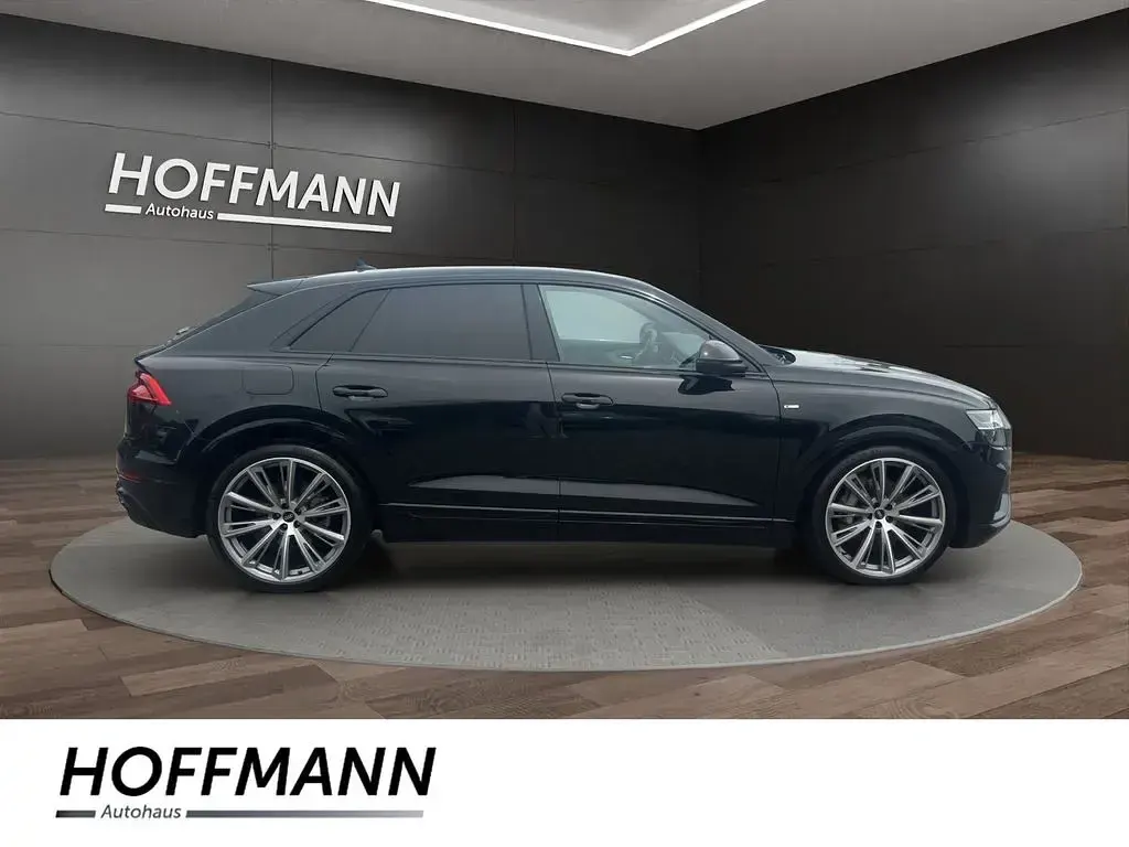 Gebraucht Audi Q8 S-Line 286 PS (210 kW) 2022 Mythosschwarz metallic SUV