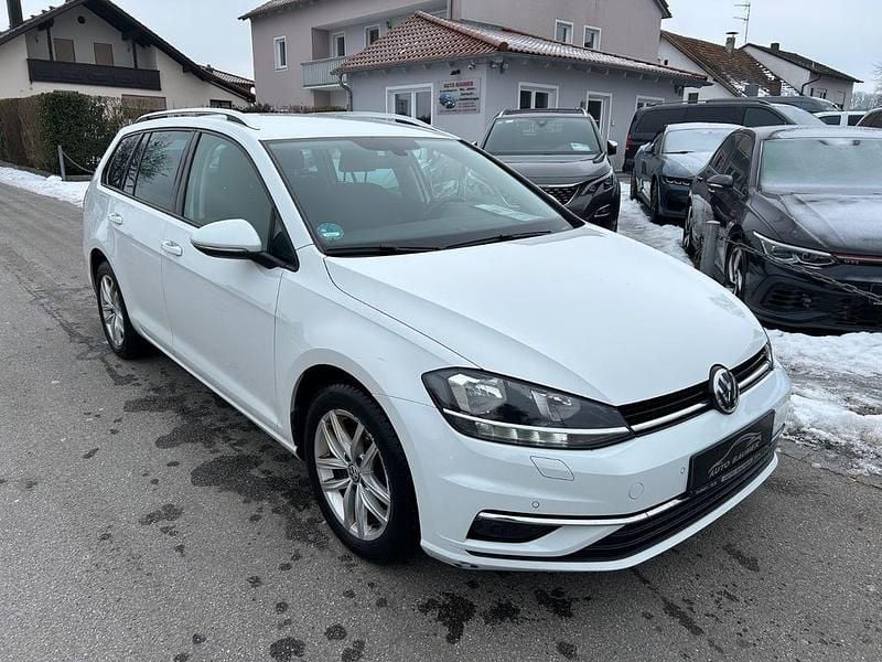 Weiß Gebraucht 2017 VW Golf VII Comfortline Kombi | 11.490 € (Guter Preis) - Bild 1/4