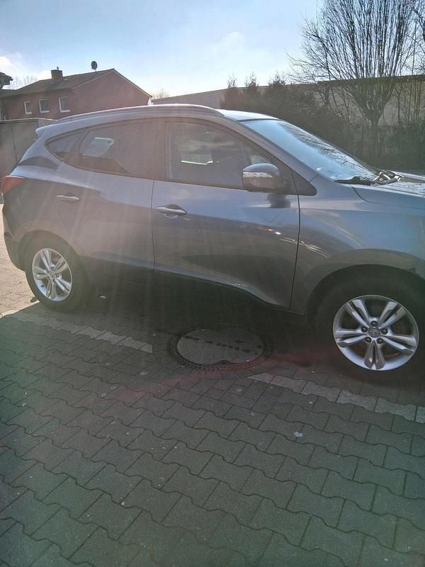Gebraucht Hyundai ix35 163 PS (119 kW) 2012 Grau SUV