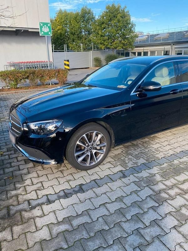 Second-hand Mercedes E300 320 CP (235 kW) 2020 Negru Break