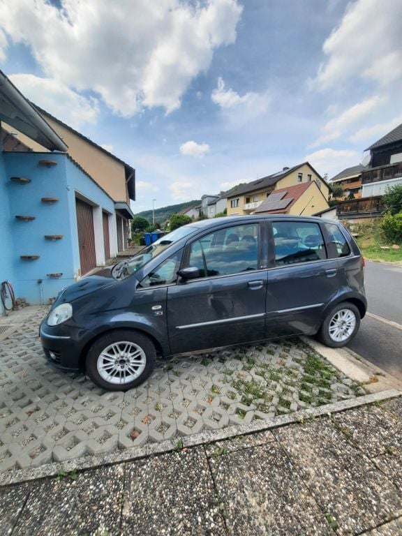 Grau Gebraucht 2008 Lancia Musa Van / Kleinbus | 1.200 € (Fairer Preis) - Bild 1/4