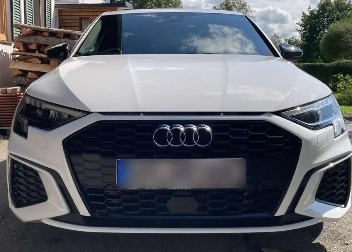 Second-hand Audi A3 e-tron S-Line 150 CP (110 kW) 2021 Alb Hatchback