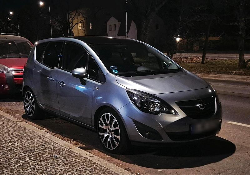 Gebraucht Opel Meriva 101 PS (74 kW) 2011 Andere farben Van / Kleinbus