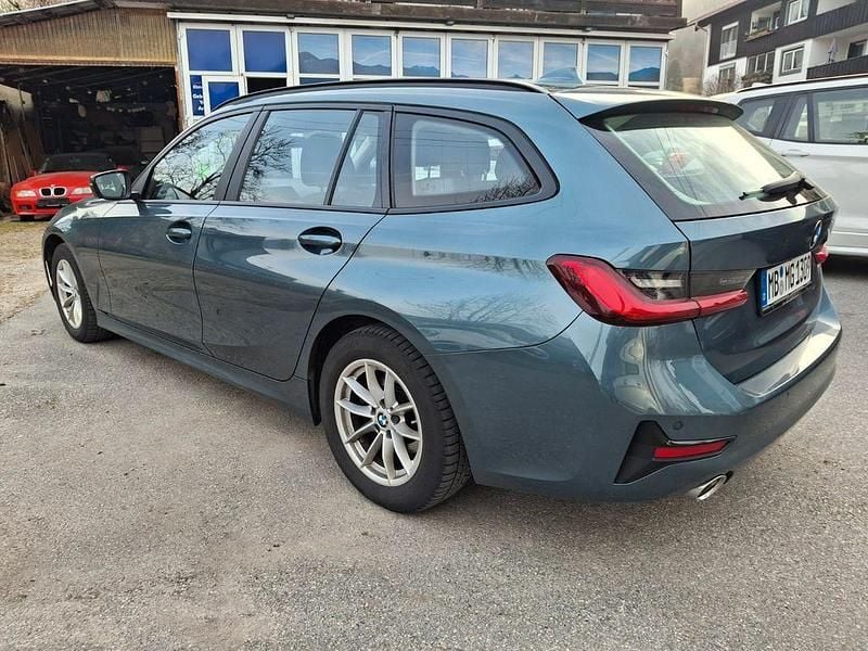 Gebraucht BMW 320 Advantage 190 PS (139 kW) 2021 Blau Limousine