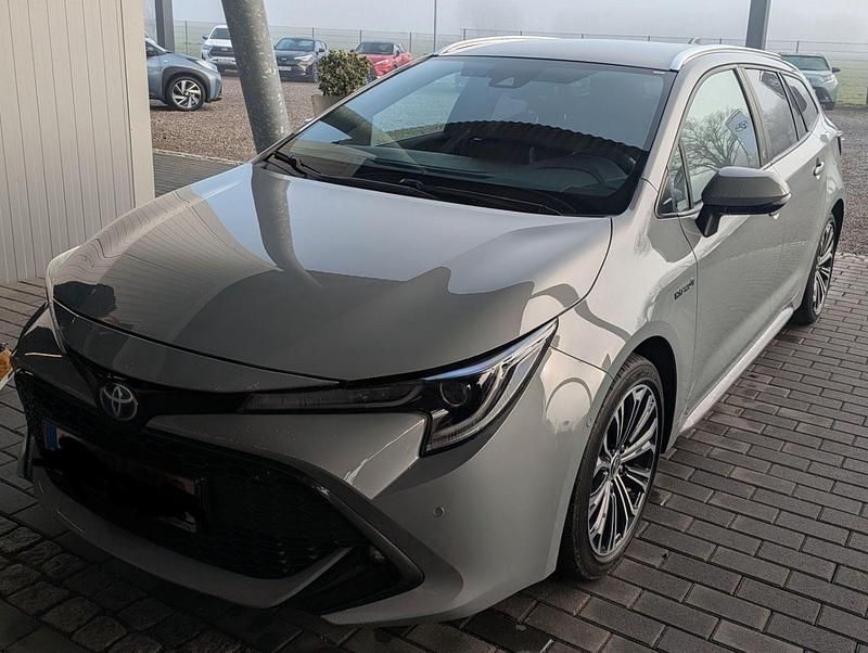 Gebraucht Toyota Corolla Team 184 PS (135 kW) 2021 Grau Kombi
