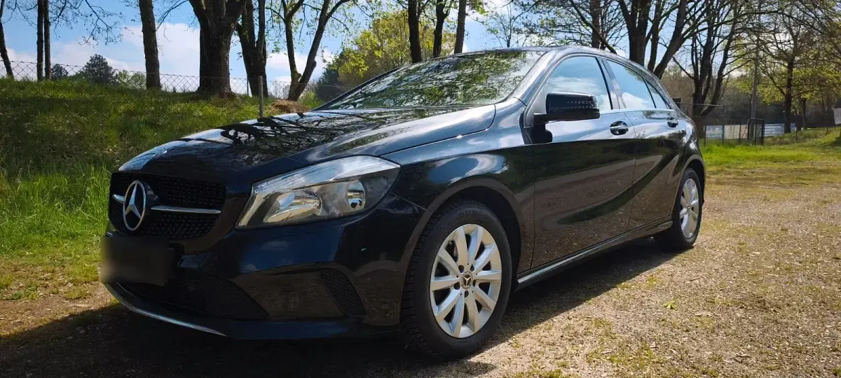 Gebraucht Mercedes A180 109 PS (80 kW) 2018 Schwarz Kleinwagen