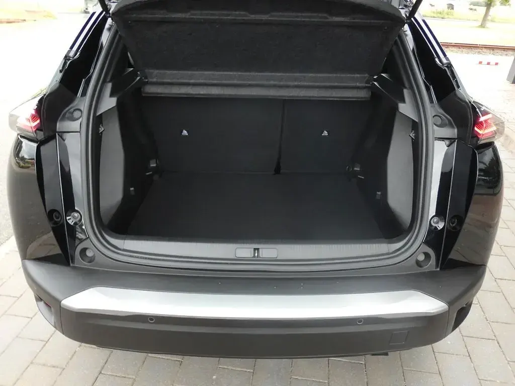 Gebraucht Peugeot 2008 Active 101 PS (74 kW) 2024 Schwarz SUV