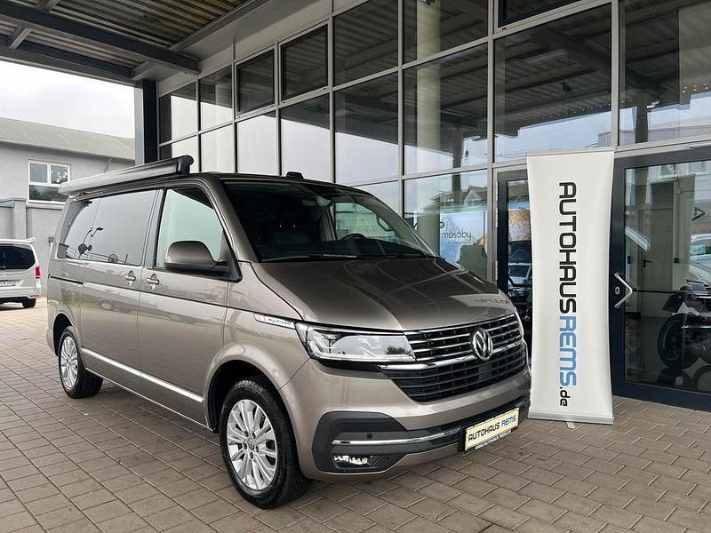 Gebraucht VW Multivan Generation Six 150 PS (110 kW) 2021 Mojave beige metallic Van