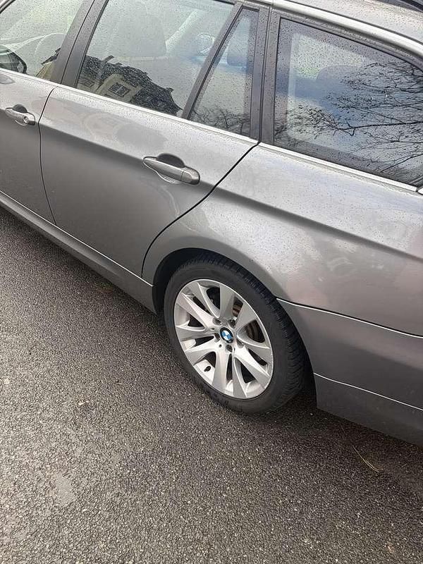 Gebraucht BMW 320 Exclusive 163 PS (119 kW) 2012 Kombi