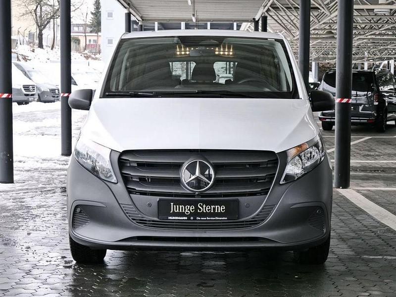 Gebraucht Mercedes Vito 163 PS (119 kW) 2024 Arktikweiss Van