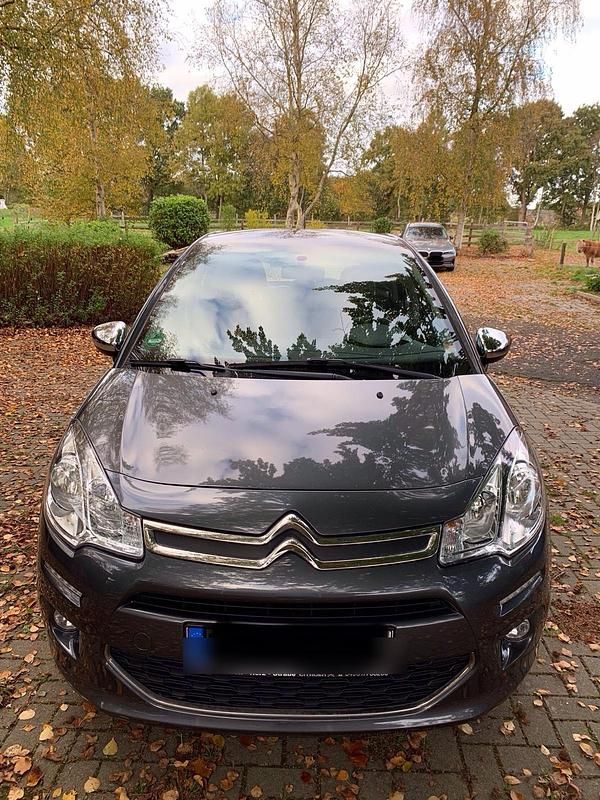 Grau Gebraucht 2013 Citroën C3 SELECTION Kleinwagen | 4.200 € - Bild 1/4