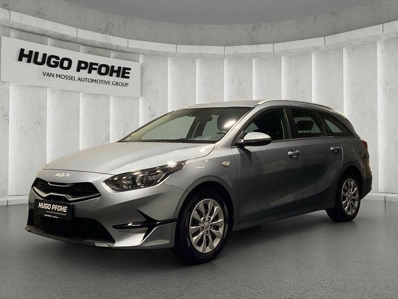 Silber Gebraucht 2023 Kia Ceed Kombi | 19.990 € (Guter Preis) - Bild 1/4